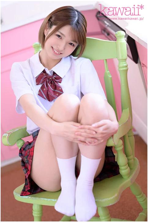 可愛い新人倉本すみれがイキ潮連発で制服も顔もズブ濡れVRに初挑戦