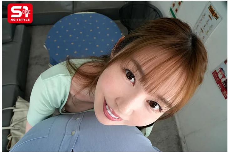 バイト先の年上美女に迫られ密着騎乗位でメロメロになったVR体験